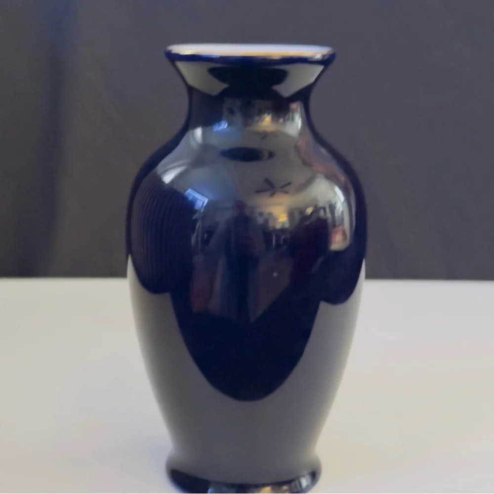 Porcelain Vase Cobalt Blue Light Blue Leaves Pink Iris Flowers 6